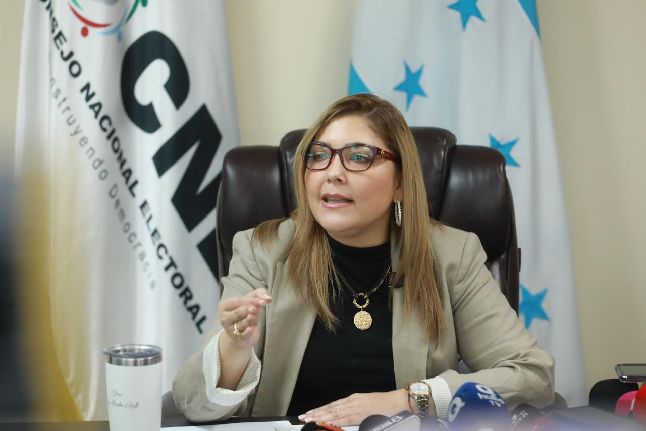 Presidenta del CNE reafirma autonomía y garantiza elecciones transparentes en noviembre