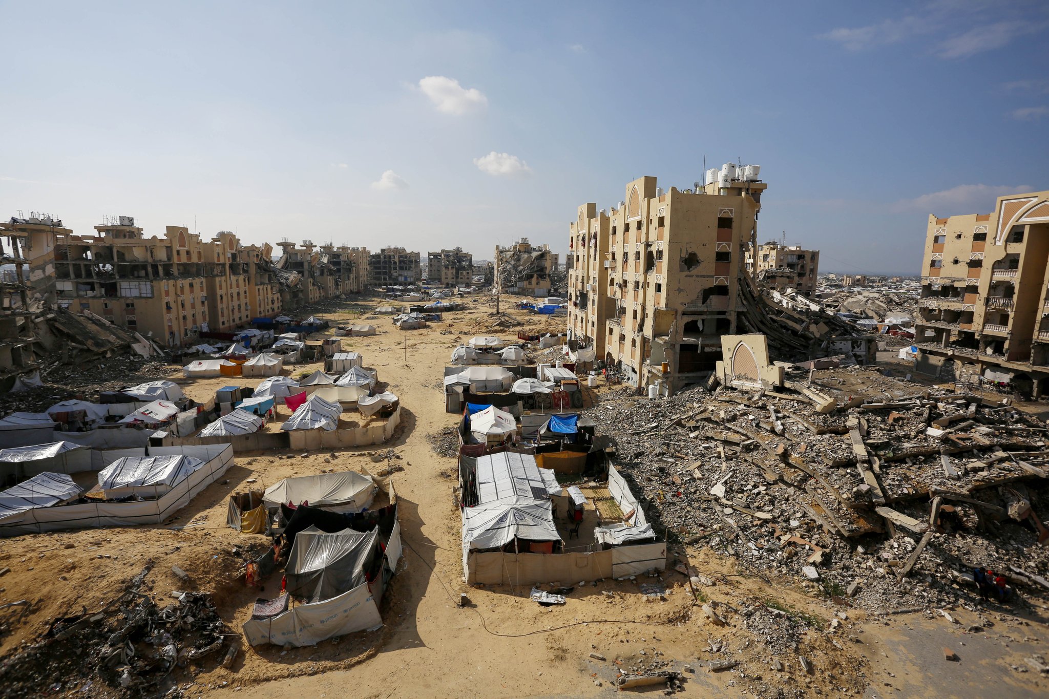 Hospitales de Gaza siguen recibiendo v&iacute;ctimas tras ofensiva israel&iacute;