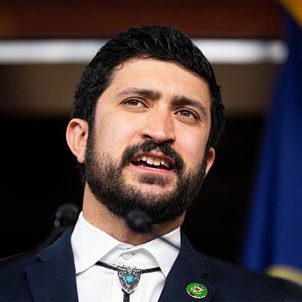 Congresista estadounidense Greg Casar critica acción militar de EE.UU. en Venezuela