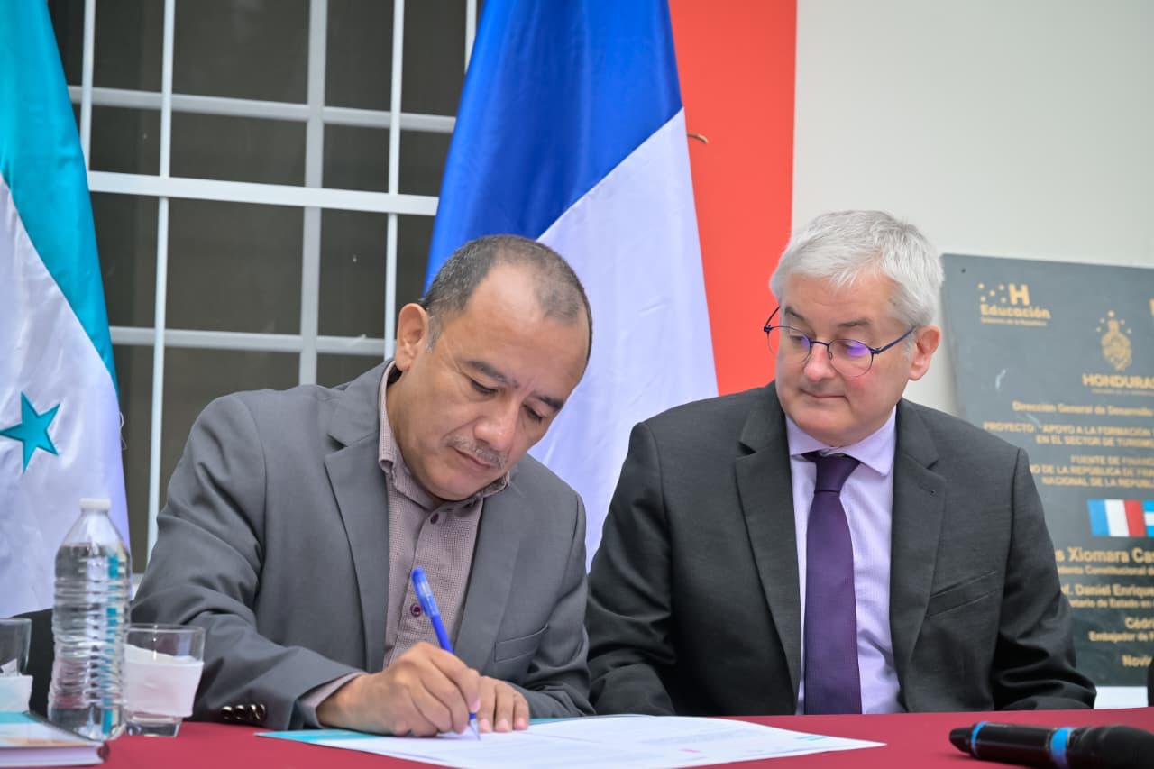 Secretaría de Educación recibe edificio donde funcionará el Módulo de Formación Técnica no Universitaria con una inversión de 9,568,875.11 lempiras