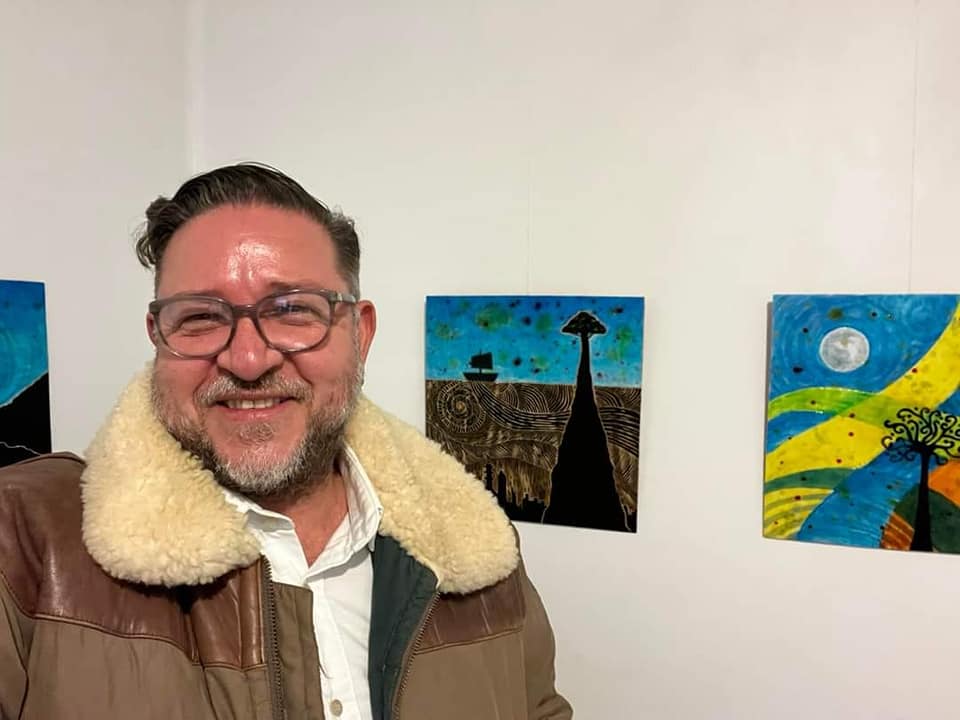 Docente de la UPNFM exhibe su obra en el museo de Louvre