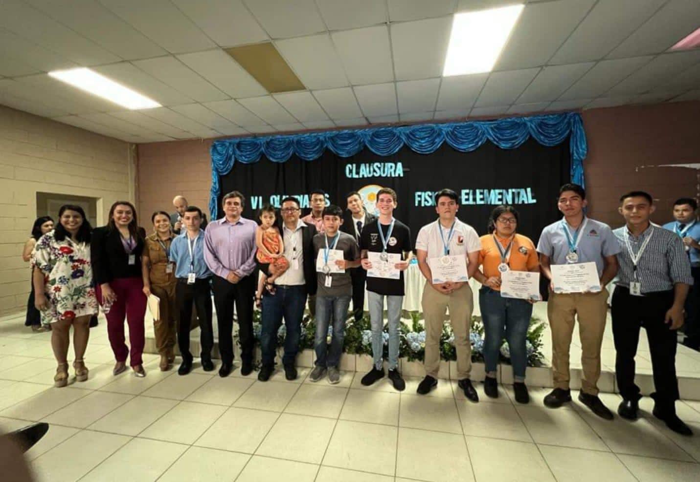 Estudiantes de Educación Básica y Media son galardonados en Olimpiada Hondureña de Física