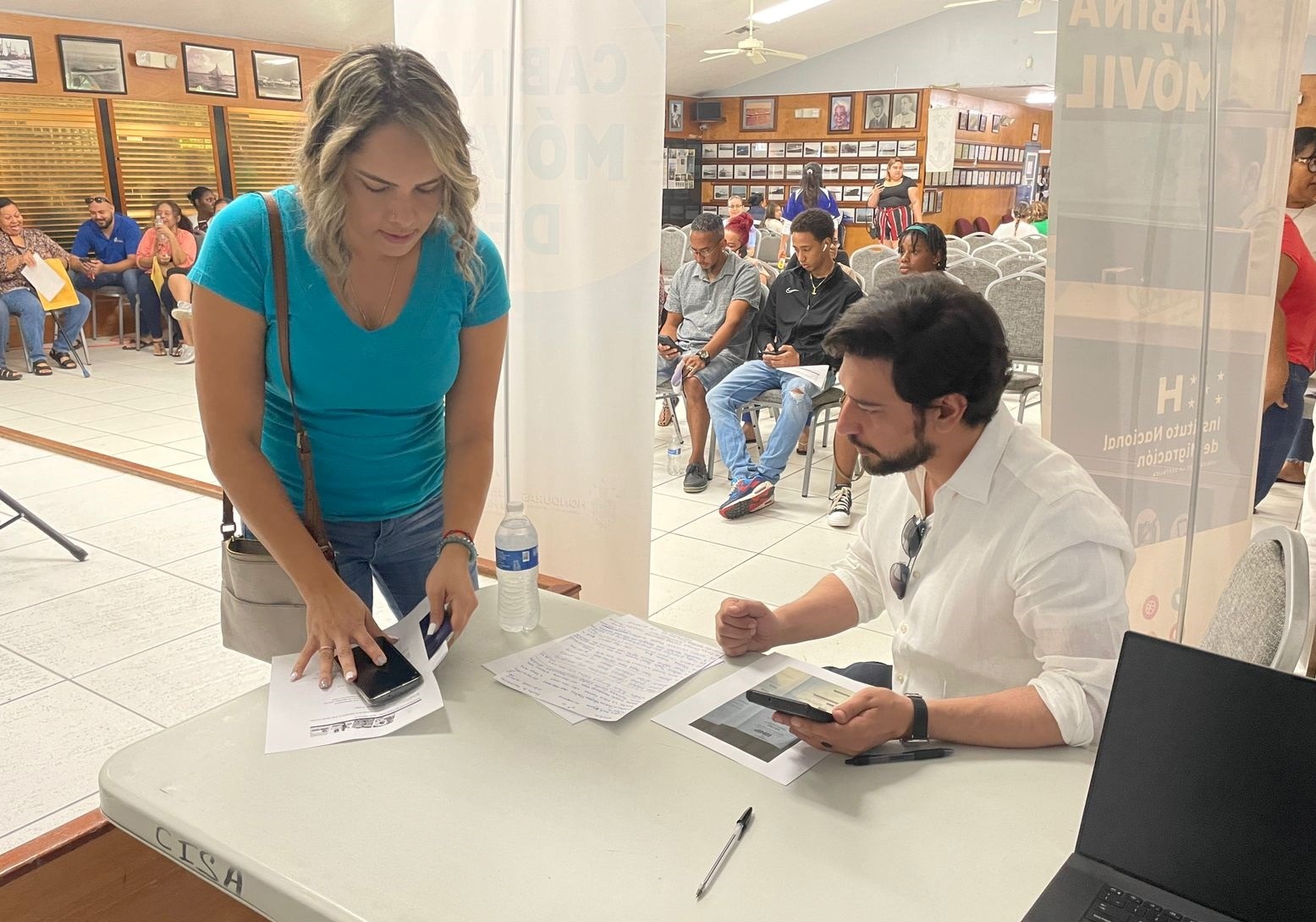 Gobierno inicia proceso de enrolamiento para compatriotas residentes en Islas Gran...