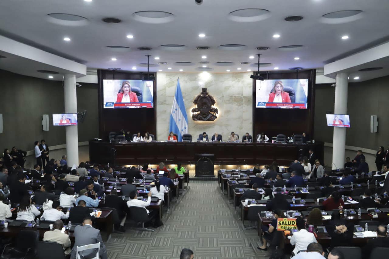 Bancada de Libre ratifica apoyo al presidente Luis Redondo...