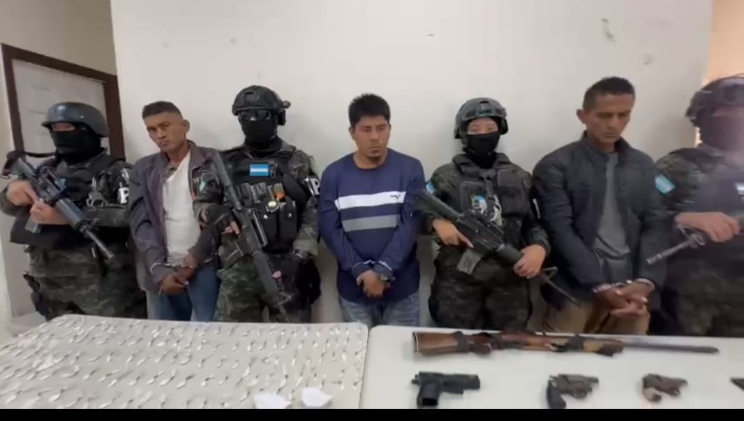 PMOP decomisa armas de fuego y droga en diferentes sectores del país...