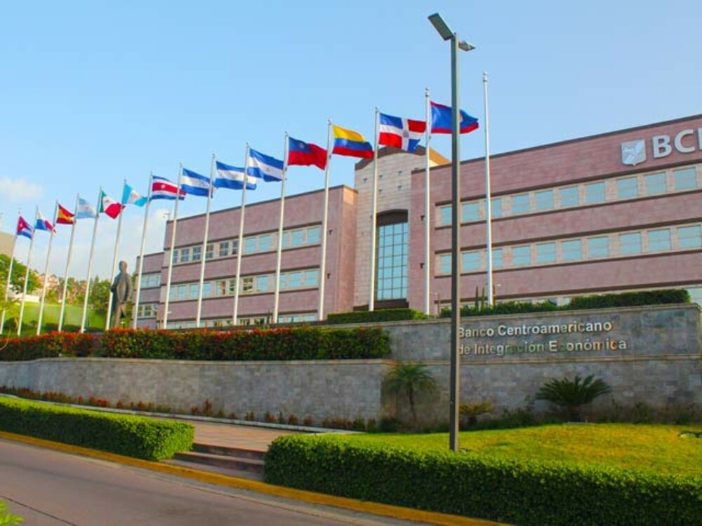 BCIE desembolsa a Honduras 50 millones dólares para subsidio de electricidad