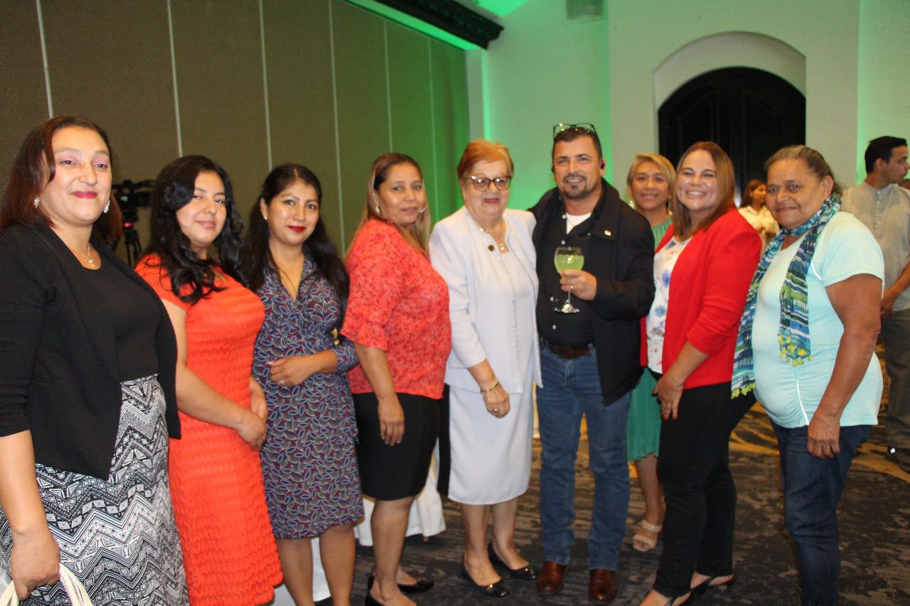 la AMHON inauguró de la III Asamblea Nacional de alcaldesas con el fin de fortalecer el liderazgo municipal con la participación de Doris Gutiérrez.