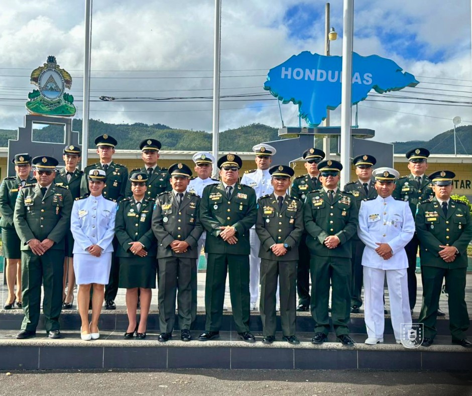 FF. AA condecora a 19 miembros de la institución por su gran labor y entrega al servicio de la población hondureña