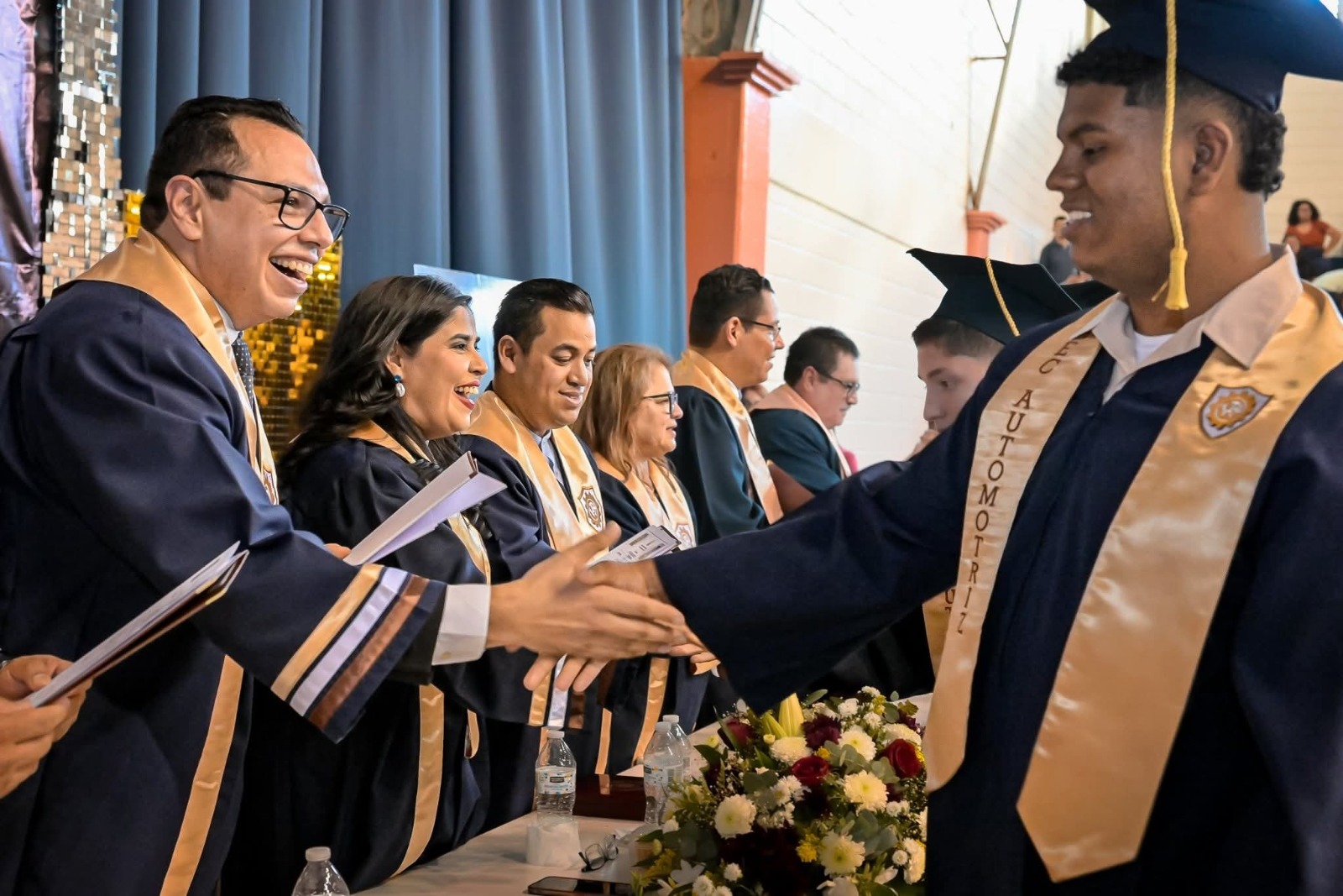 Instituto Técnico Honduras gradúa a 340 estudiantes