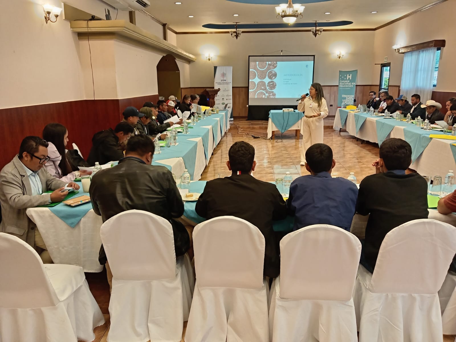 La Mesa Técnica de EFTP y CONED realizan taller de validación y cualificación de empleos con sectores de la producción agropecuaria, alimentaria y marítima 