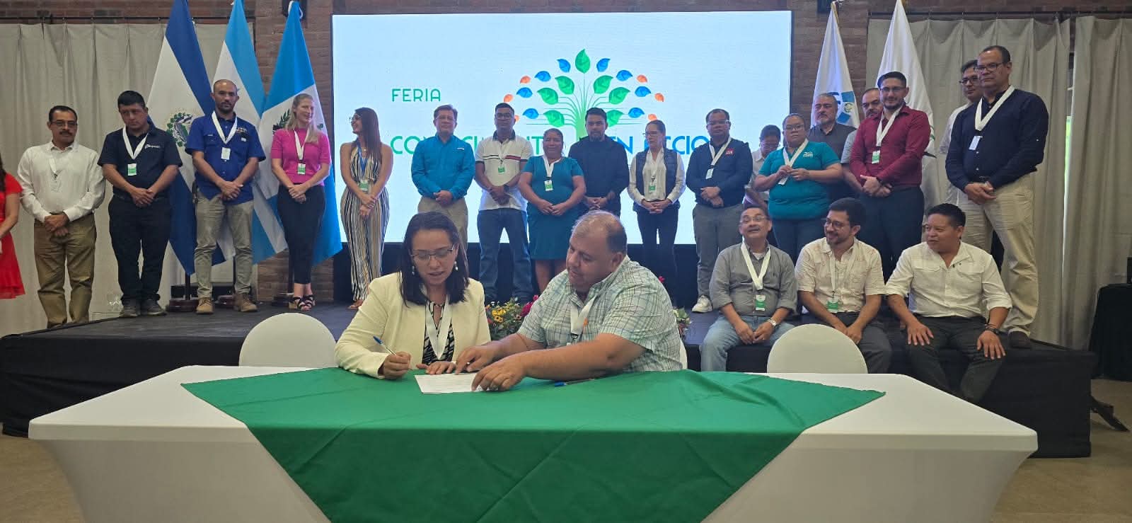 Proyecto ComRural participó como invitado en la Feria de Conocimiento en Acción