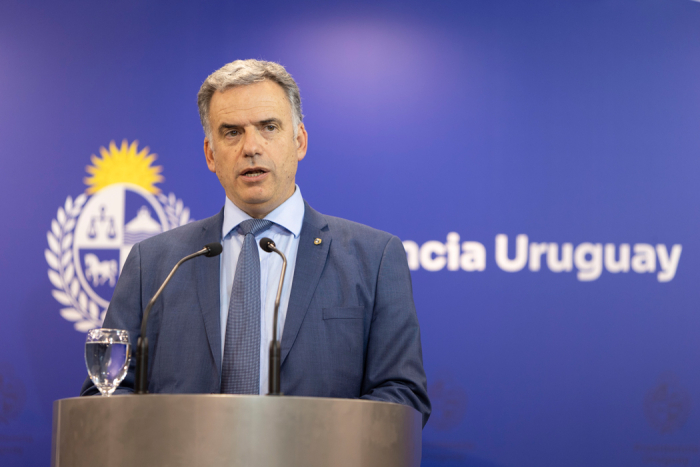 Uruguay rechaza intervención militar en Venezuela y apuesta por solución pacífica