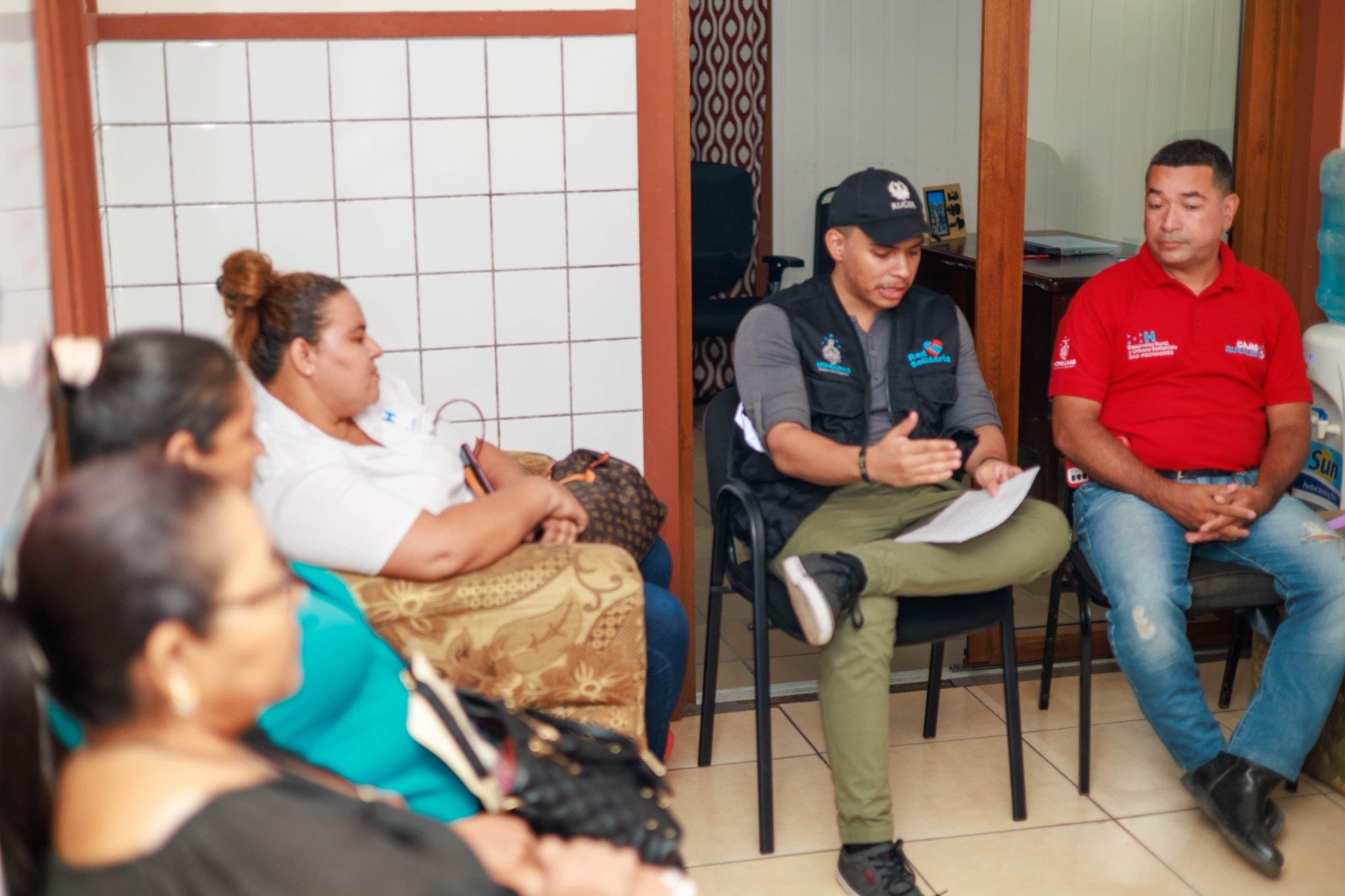 Red solidaria inaugura siete cajas rurales en Islas de la Bahía