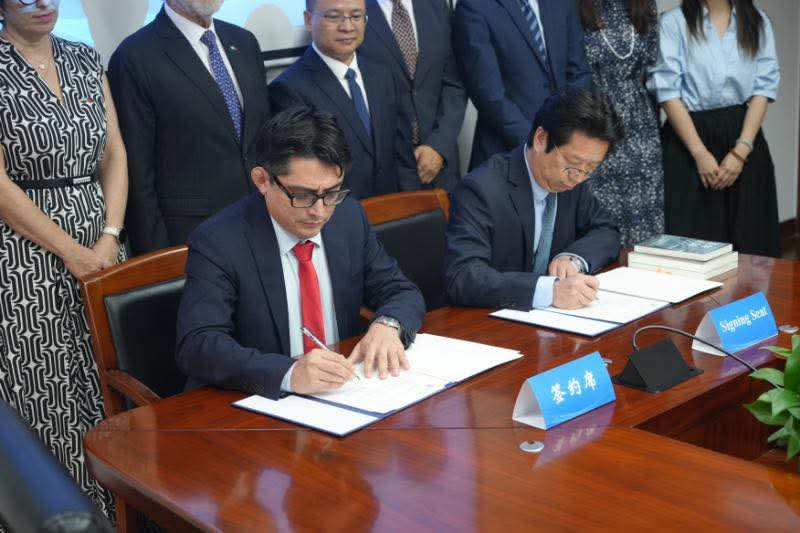 Firmado Convenio de Asistencia Recíproca entre el IHAH y la Academia de Ciencias China Honduras y China