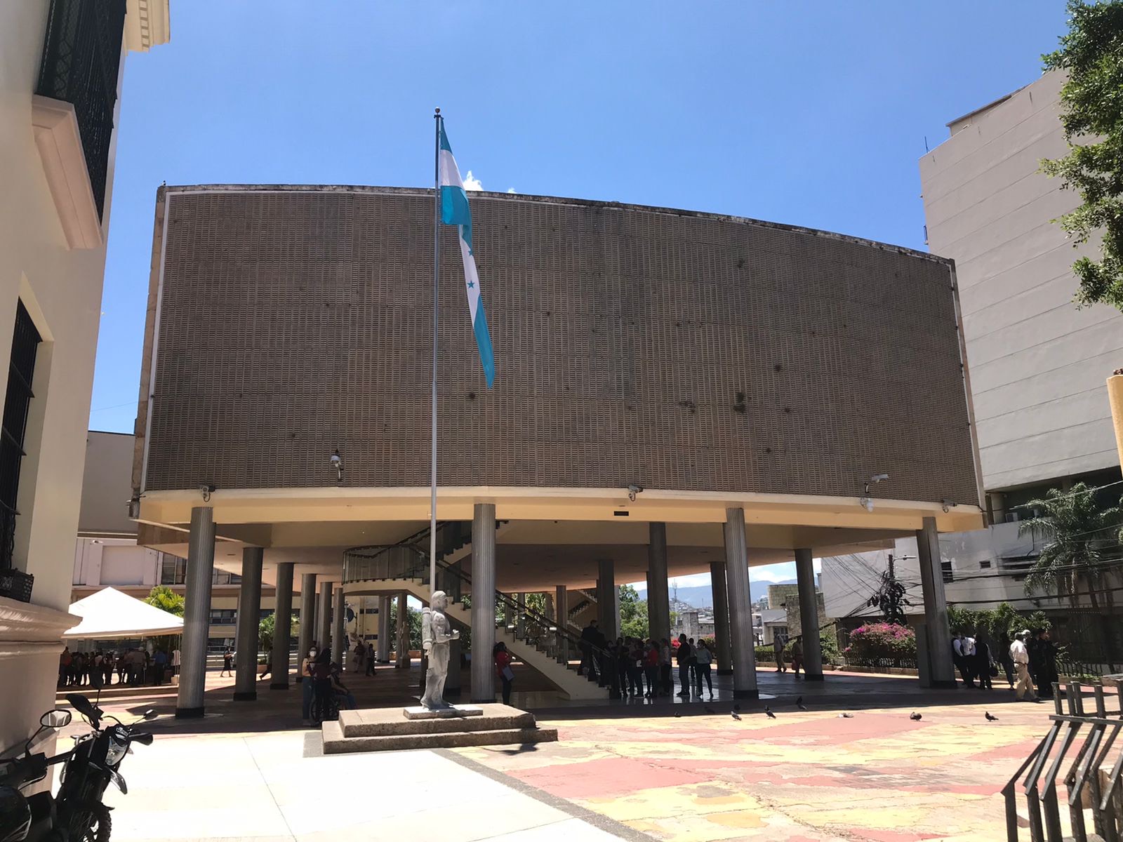 Ascensos en Fuerzas Armadas y Polic&iacute;a no est&aacute;n suspendidos, ser&aacute;n reprogramados: Congreso Nacional