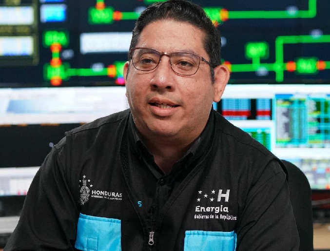 Secretario de Energía critica indulto de Trump a JOH y denuncia “farsa épica” en narrativa sobre narcotráfico