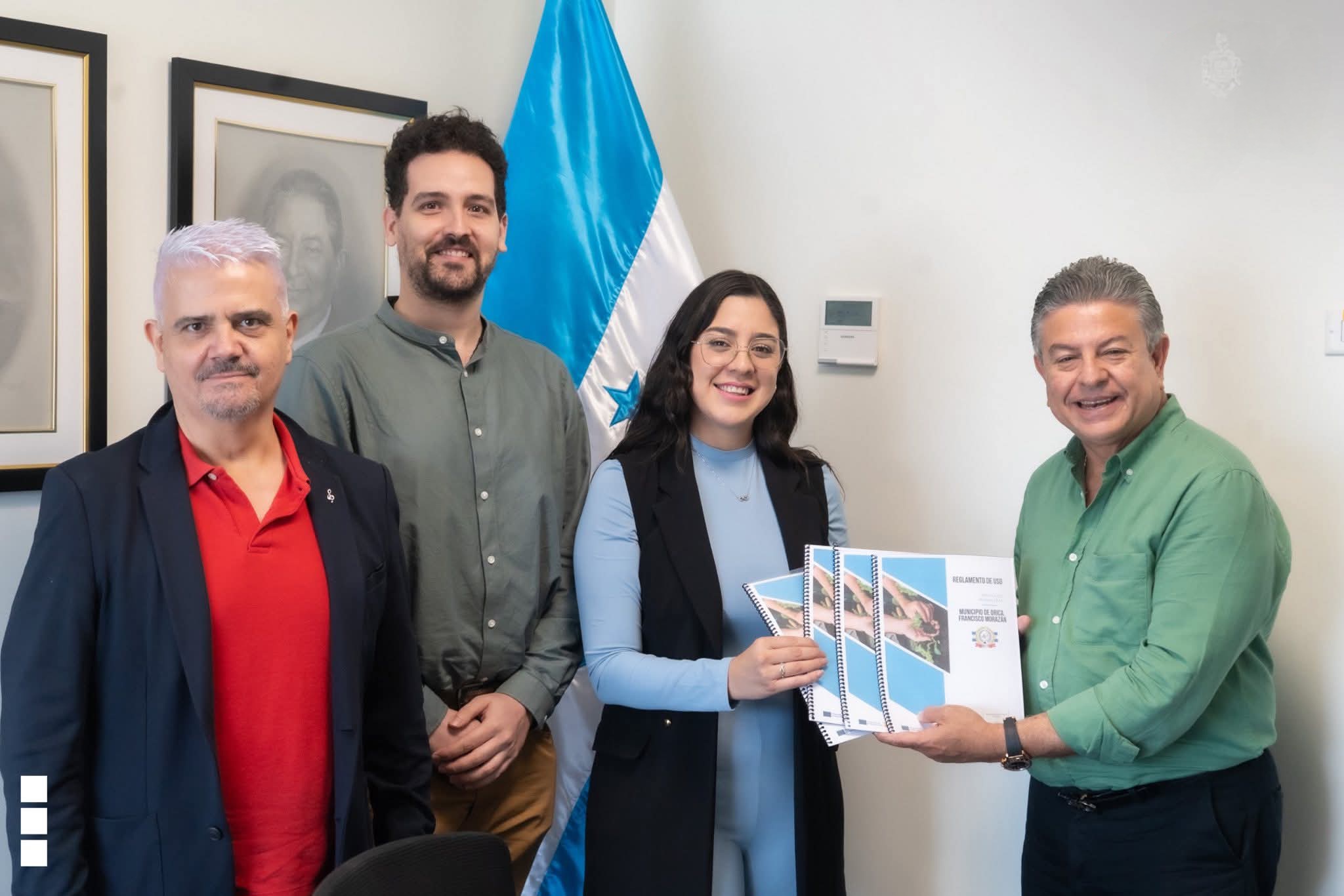 Gobierno lanza manuales de buenas prácticas para mercados municipales de Orica y San Antonio de Cortés