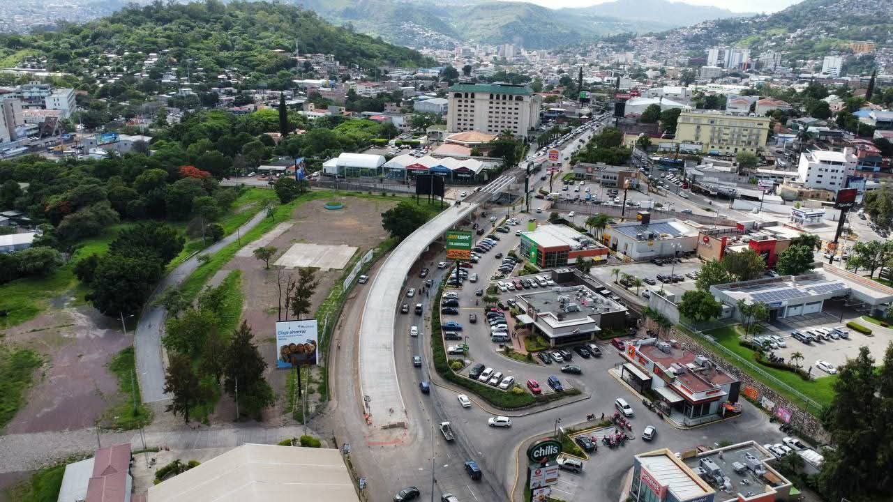 Paso Elevado sobre Bulevar Juan Pablo II entra en su etapa final