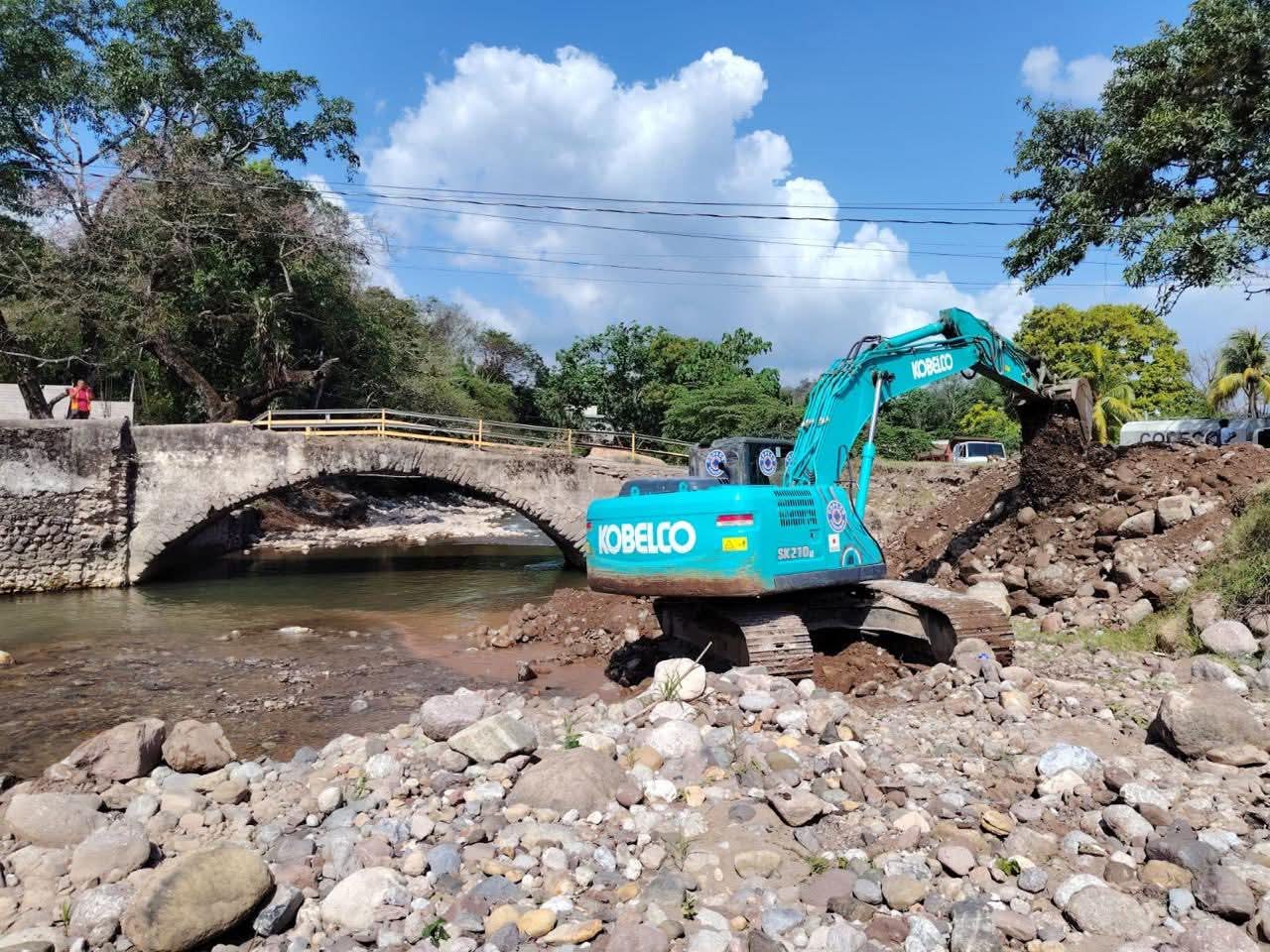 Canícula no es descanso: intensifican labores preventivas contra inundaciones