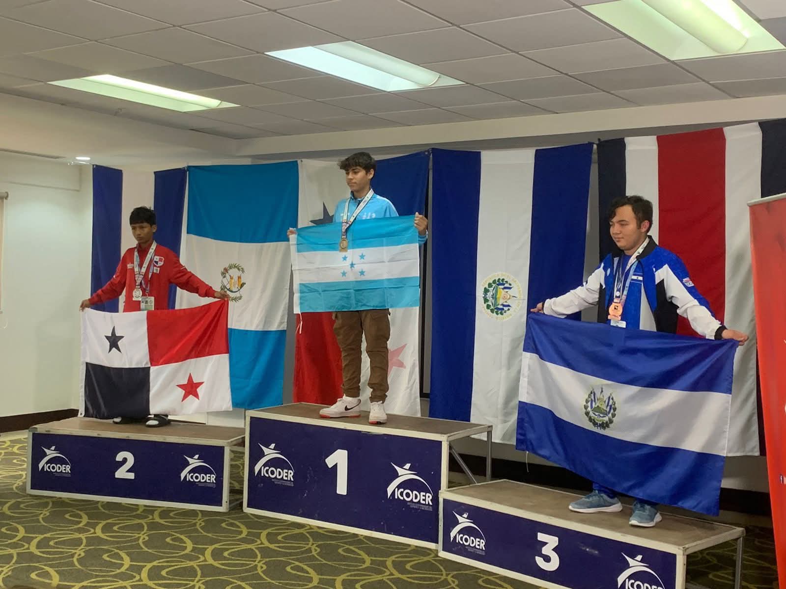 Honduras brilla en ajedrez: Víctor Puerto logra medalla de oro en los CODICADER 2025