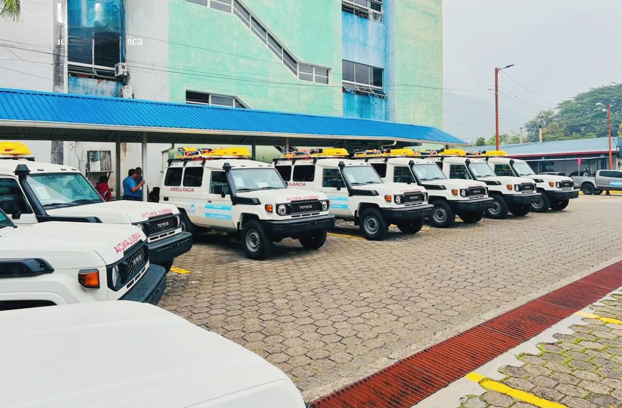 Secretaría de Salud fortalece la red hospitalaria a nivel nacional con entrega de 10 ambulancias equipadas