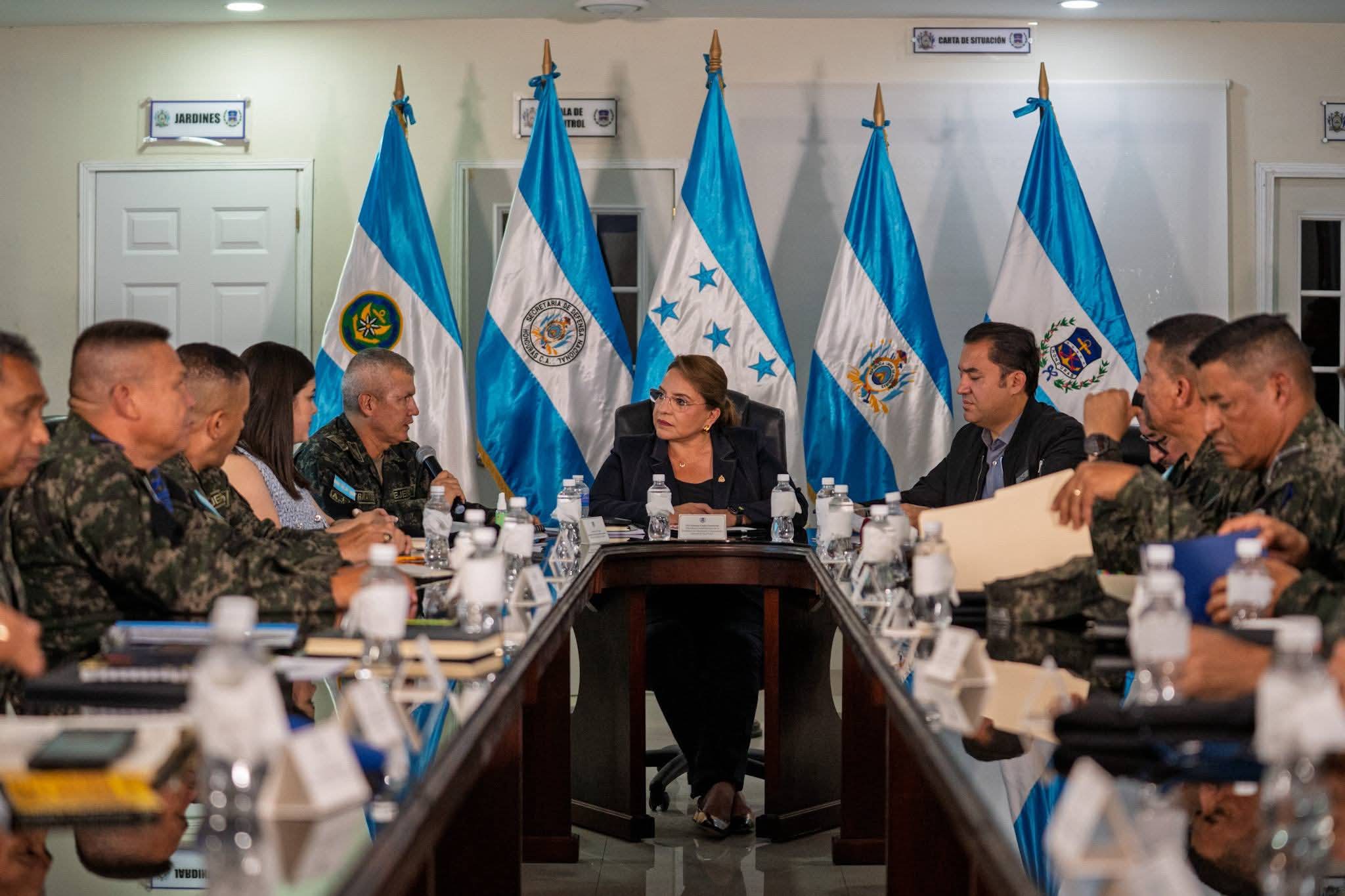 Presidenta Xiomara Castro visita Fuerza Naval y promete mayor seguridad en costas hondureñas