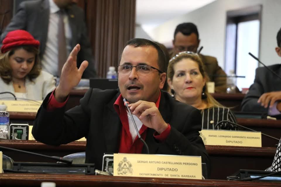 Diputado Sergio Castellanos: “El caso que involucra a Cossette López y Tomás Zambrano atenta contra la democracia”