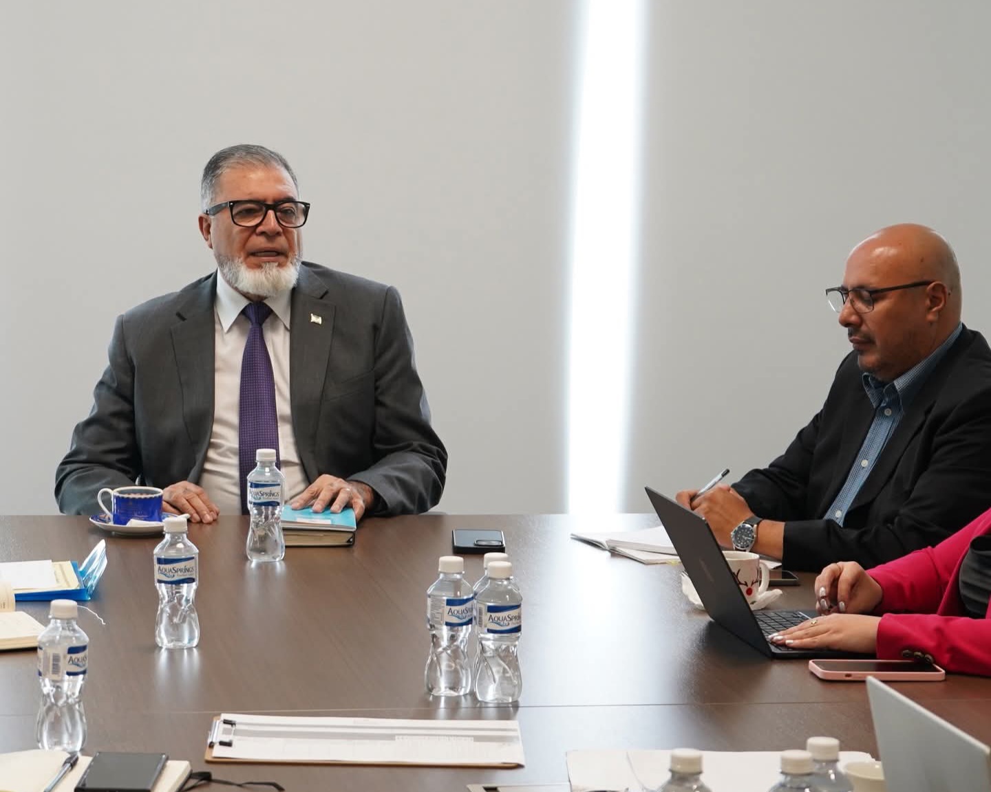 Ministro Fredis Cerrato se reúne con sector gastronómico para reforzar cumplimiento de la Ley de Protección al Consumidor