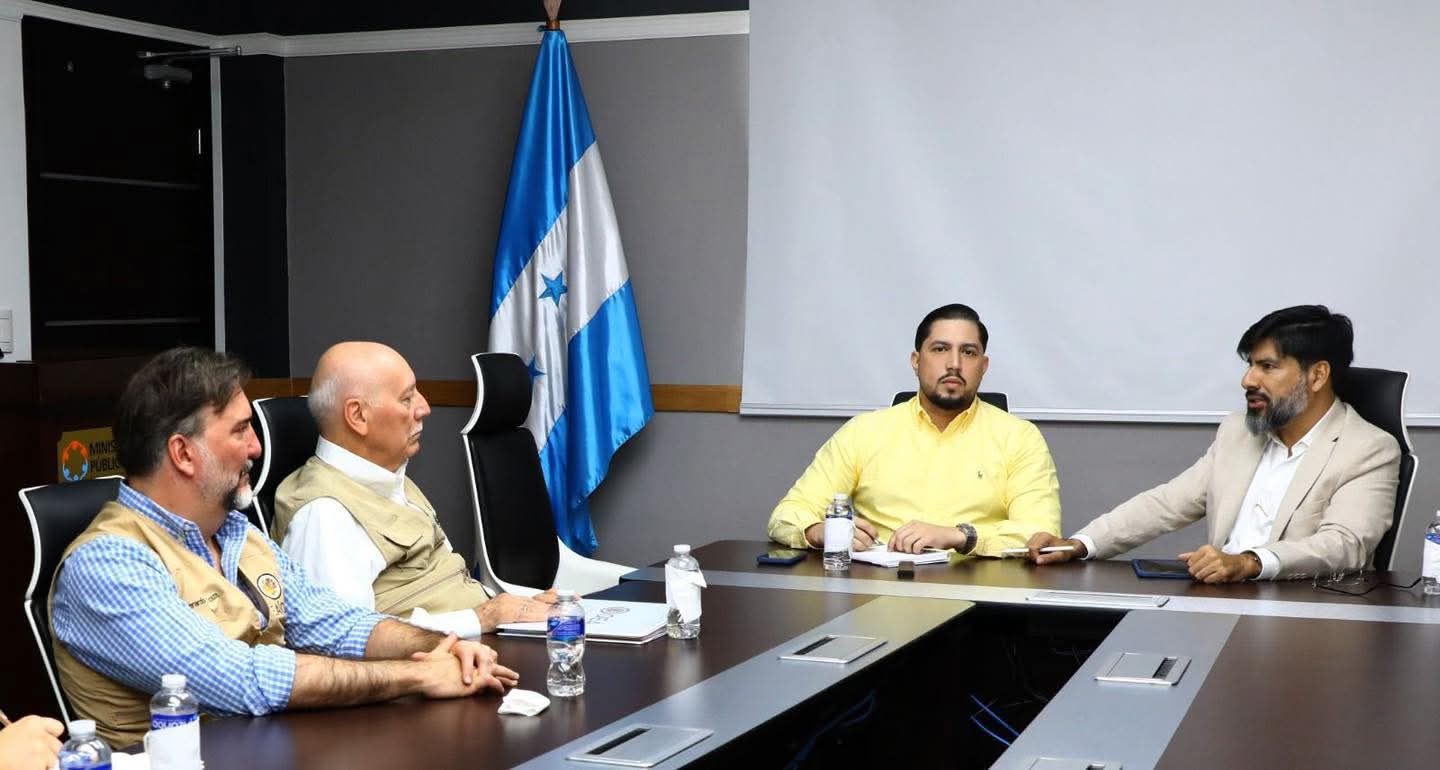 Fiscal General reitera compromiso con la legalidad ante Misión de Observación Electoral de la OEA