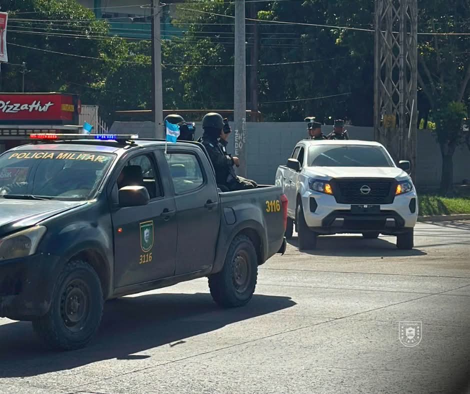 Traslado de maletas electorales avanza en municipios de Cortés bajo resguardo militar