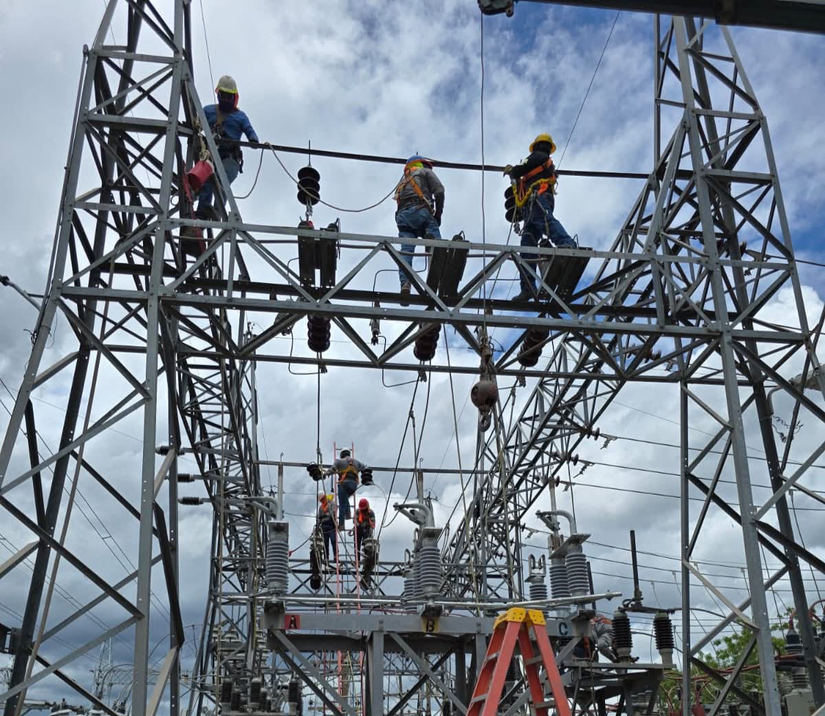 ENEE ahorra L720 millones y mejora indicadores tras salida de EEH, informó Tejada