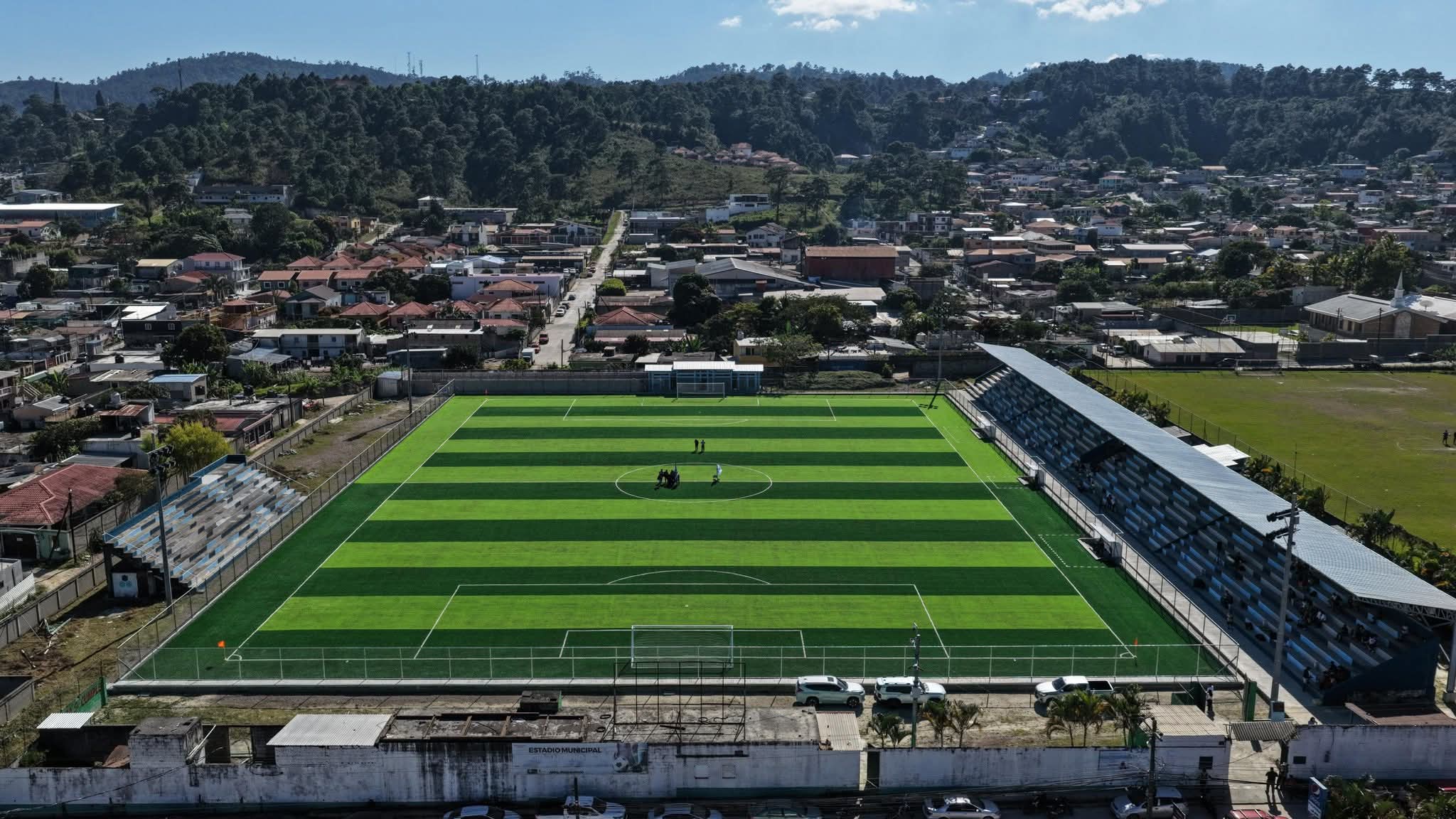 Estadio Sergio Reyes de Santa Rosa de Copan el número 97 inaugurado en el gobierno de la Presidenta...