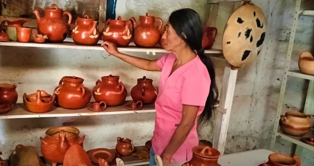 Unidad de Manifestaciones Tradicionales de la SECAPPH, visita Taller de Alfarería en Guajiquiro, La Paz