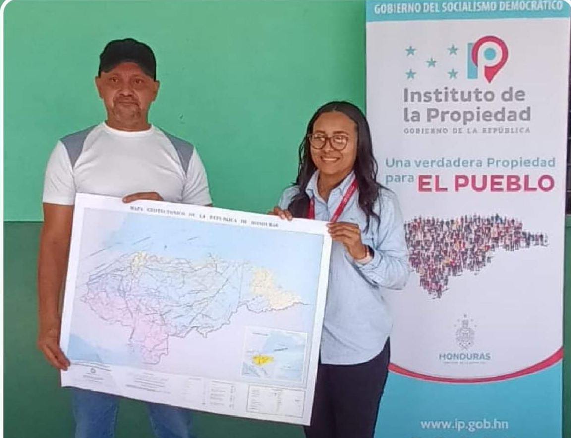 El IP realizó donación de mapas en el Municipio del Distrito Central y Sabanagrande