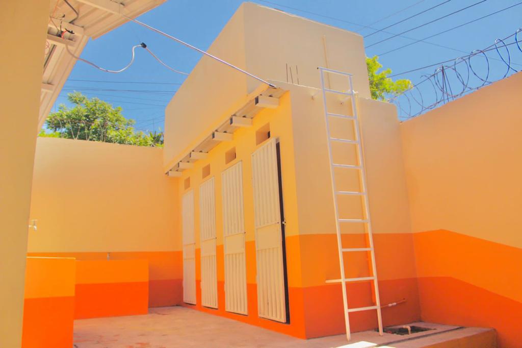 Familias del Cerro El Nance, en Comayagua, reciben un centro educativo completamente reconstruido