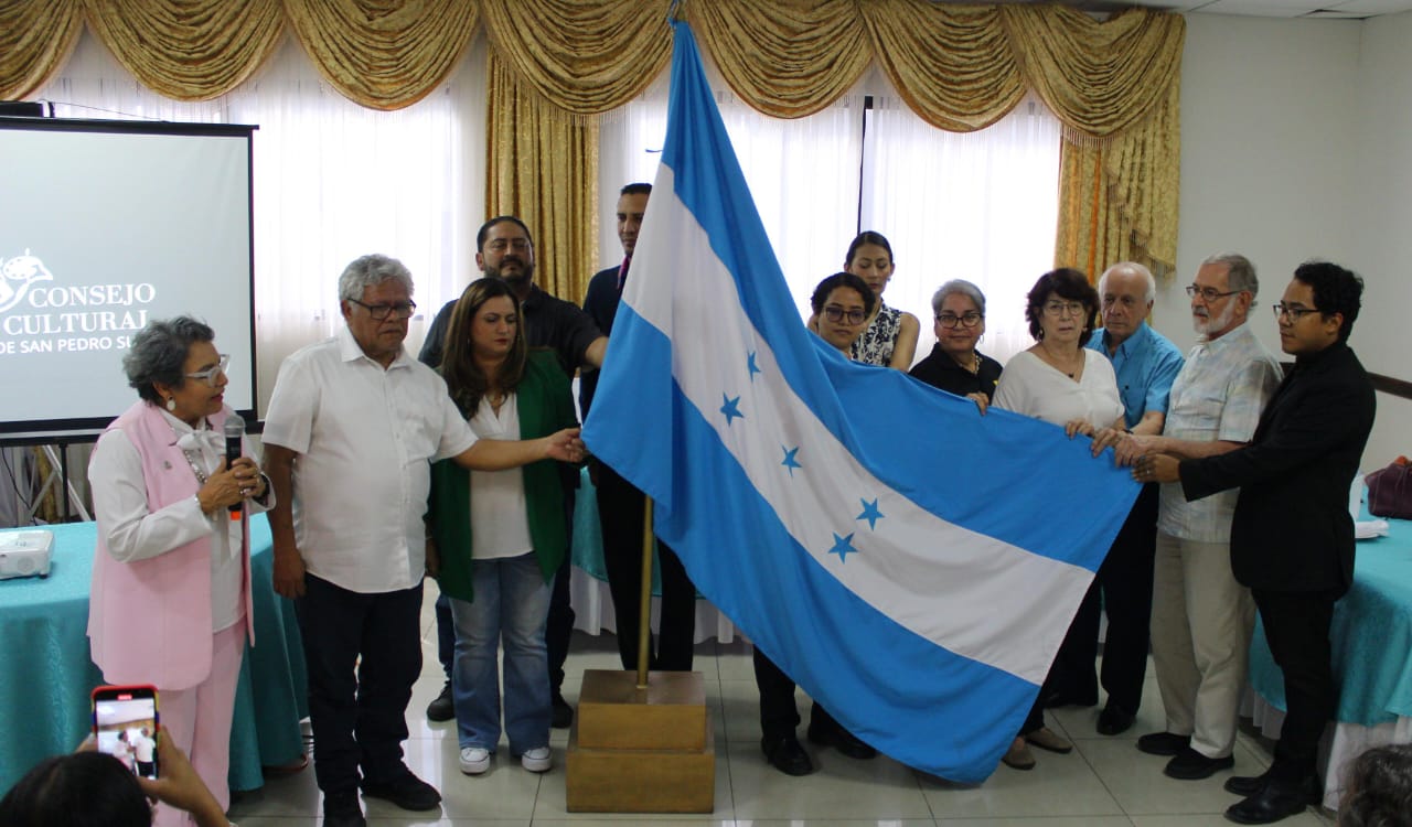 Ministra de la SECAPPH juramenta el primer Consejo Cultural de San Pedro Sula