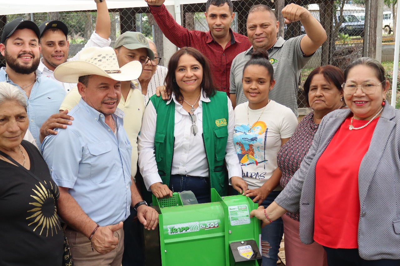En El Paraíso: Alrededor de 10 mil familias beneficiadas con proyecto de agua urbana y desgranadoras de maíz