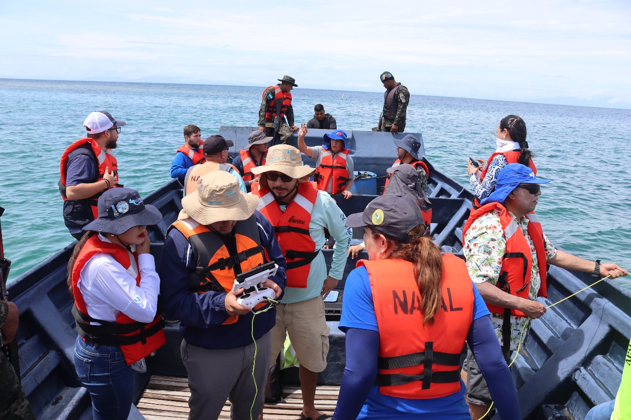 Realizan taller regional sobre combate tecnológico a la pesca fantasma en Roatán