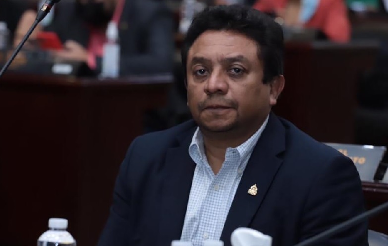 Ramón Enrique Barrios cuestiona conocimiento político de Nasralla Salum tras polémica sobre candidatura en Olancho