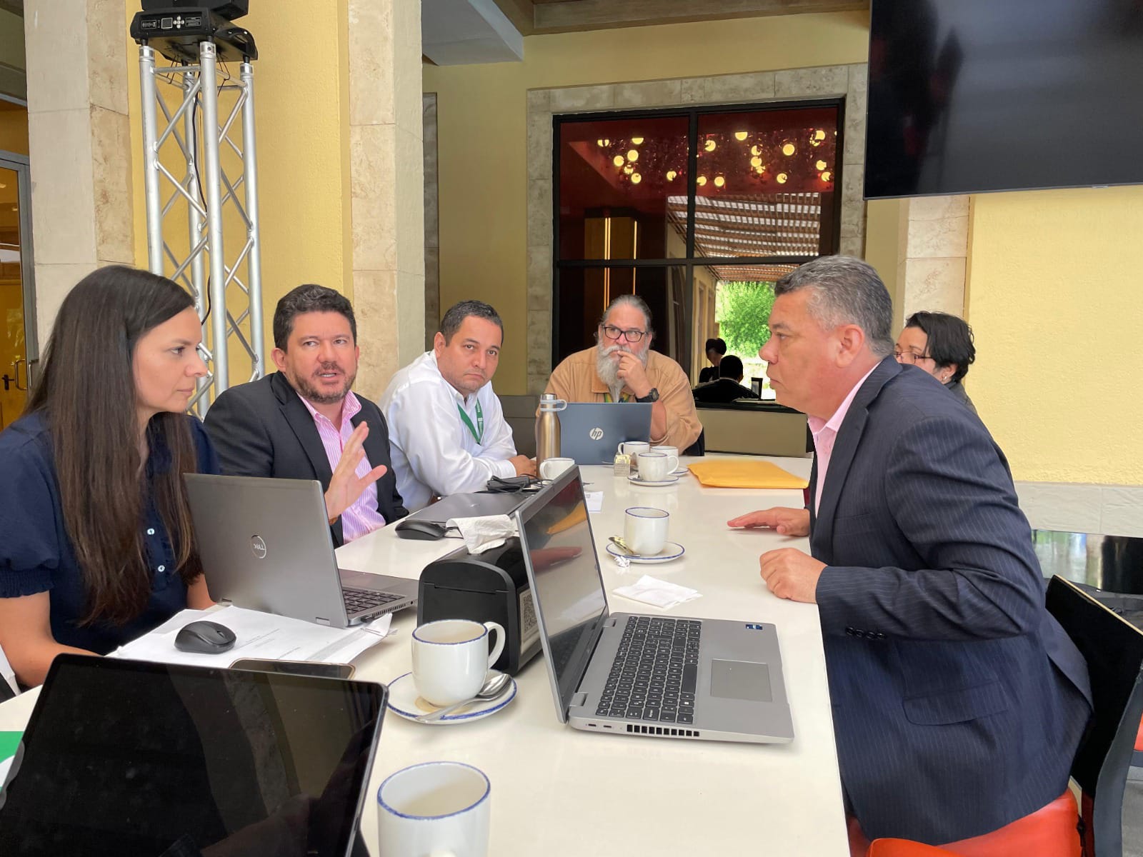 CAF realiza primer desembolso a BANADESA por más de 12.9 millones de lempiras para el financiamiento al sub sector café

 