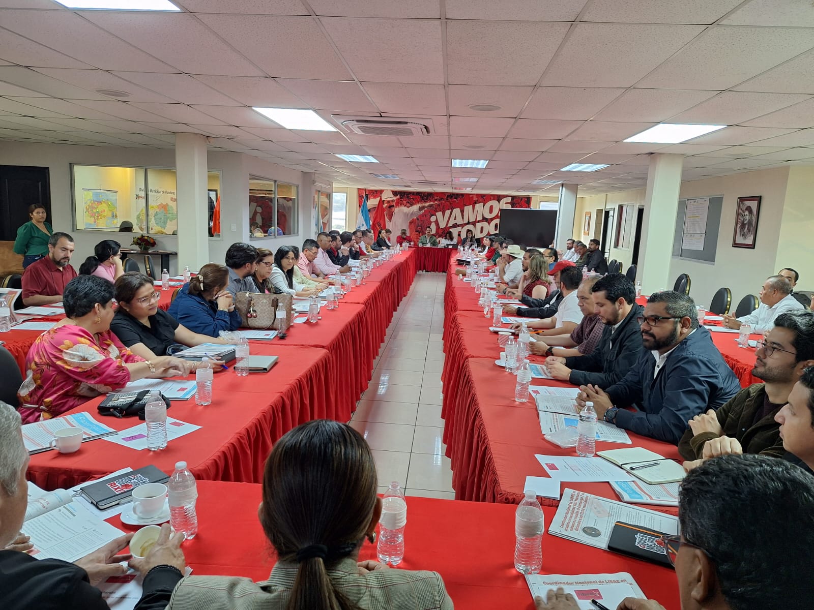 “Golpe electoral en curso”: LIBRE rechaza resultados, exige nulidad y llama a movilizaciones