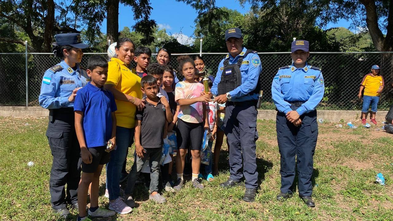 Policía Nacional impulsa campaña de integración juvenil en cinco sectores de la zona central