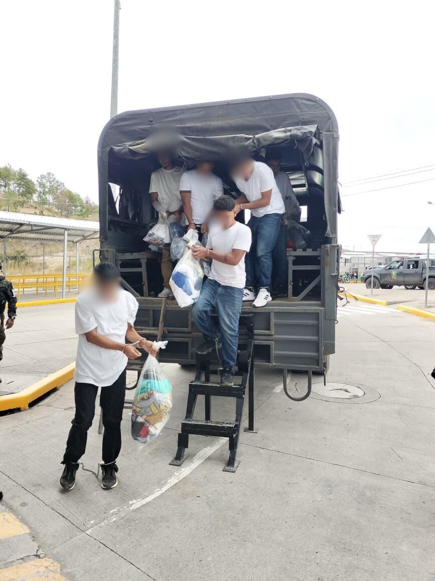 Traslado de 20 privados de libertad desde el CP de El Progreso Yoro al CP Morocelí 