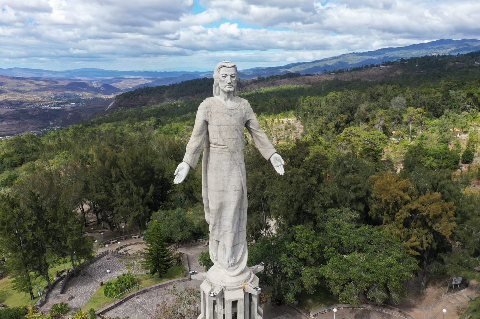 Hoy se cumplen 28 años de la inauguración del Cristo del Picaho

 