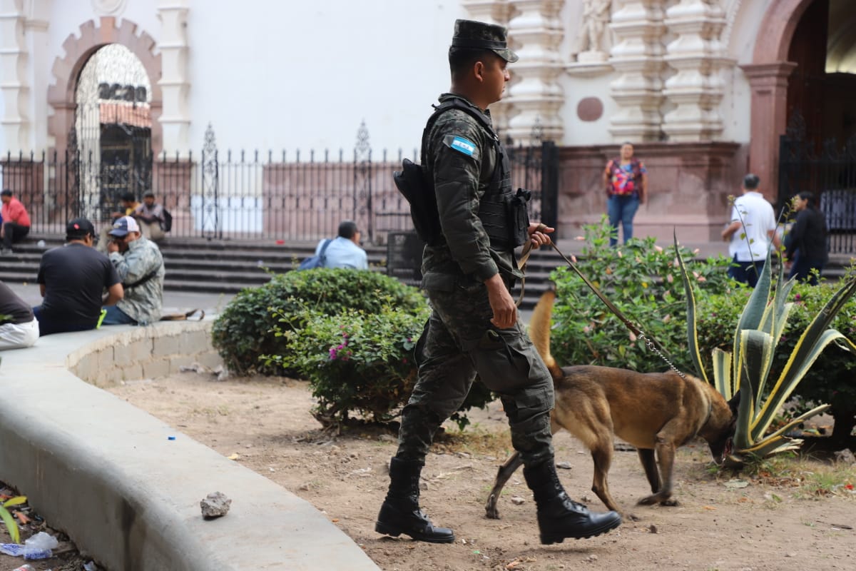 Más de mil efectivos de FFAA participan en peraciones de saturación en el casco histórico de Tegucigalpa
