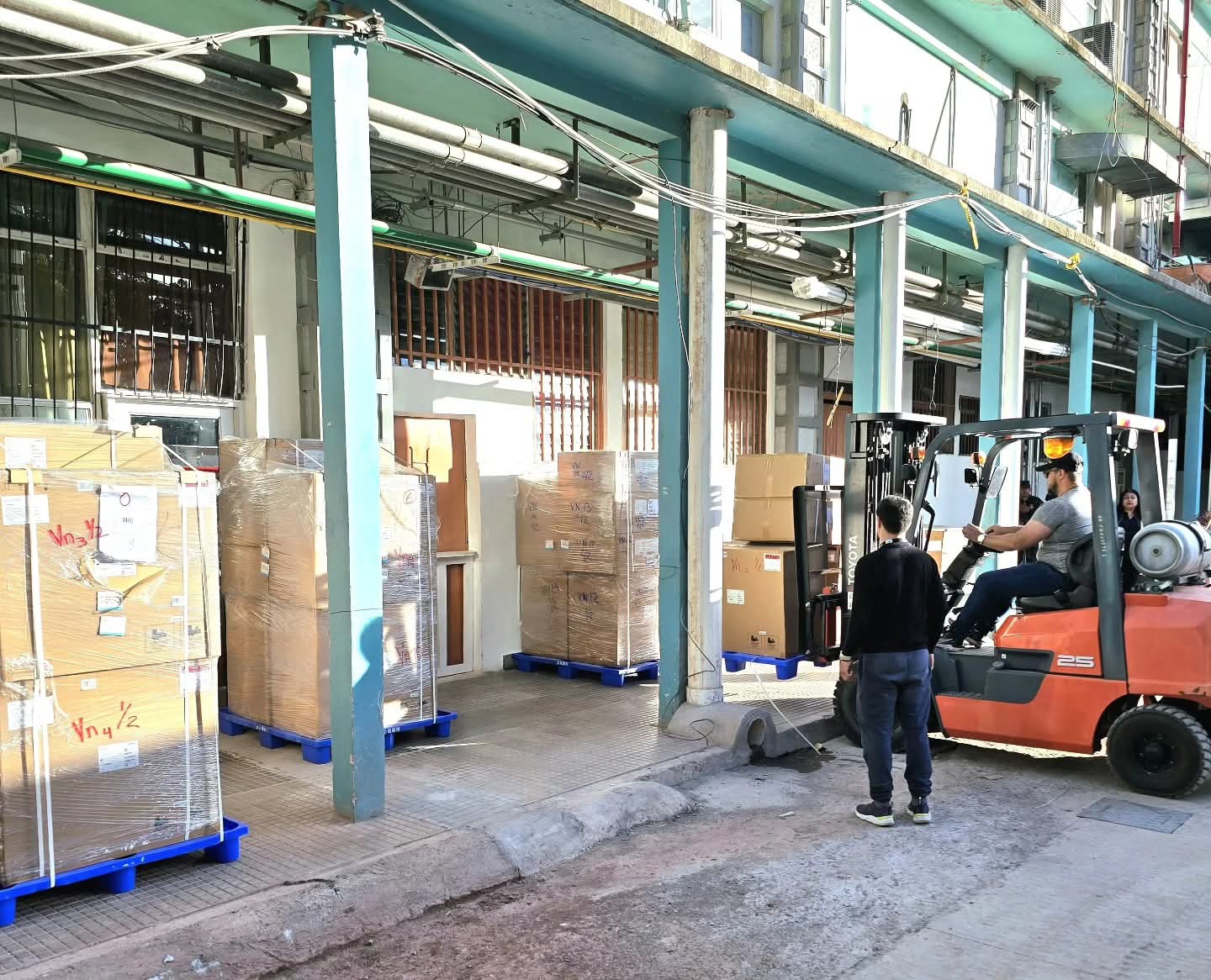 Incubadoras y equipos de última generación fortalecen cuidados intensivos neonatales en el Materno...