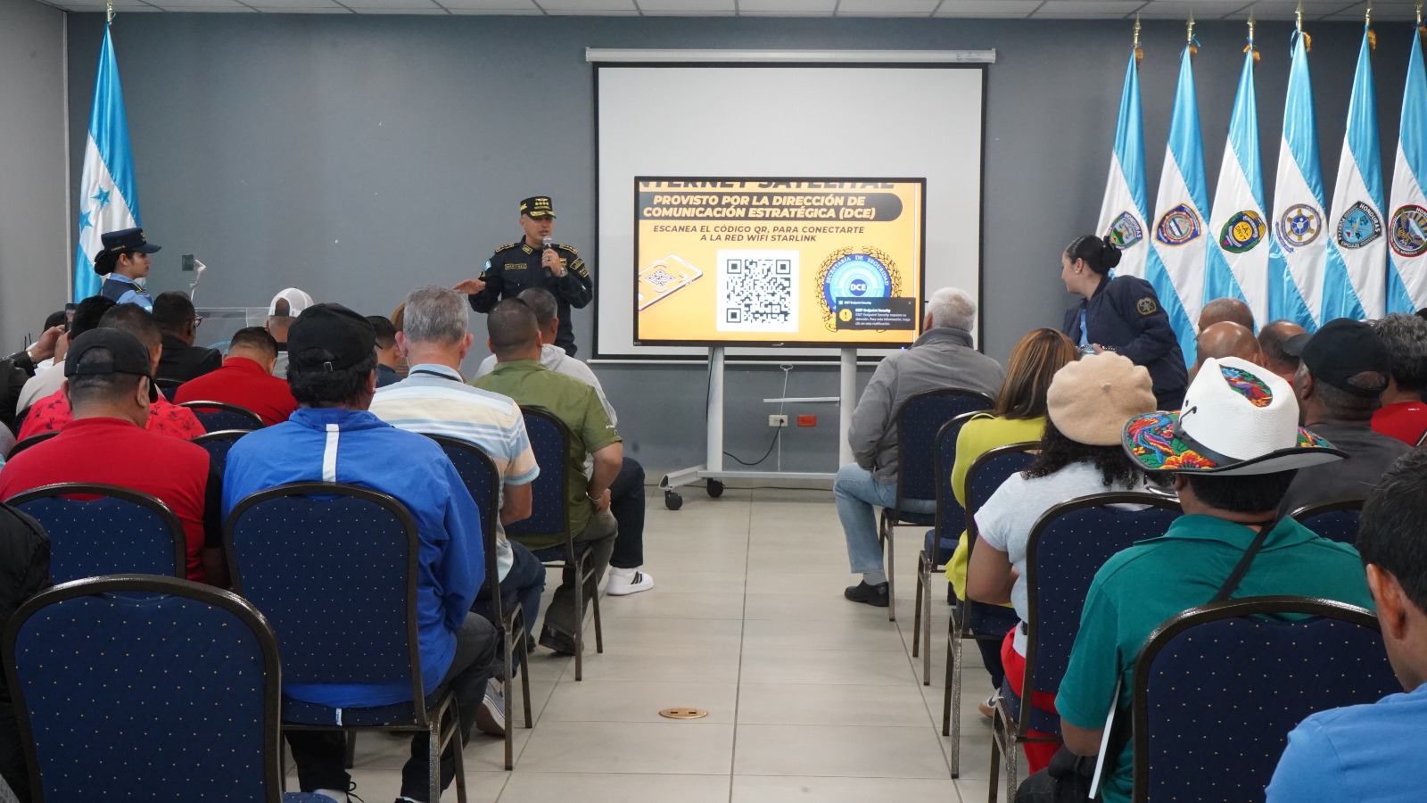 Delegaciones policiales centroamericanas realizan visita institucional por el Complejo de la SEDS