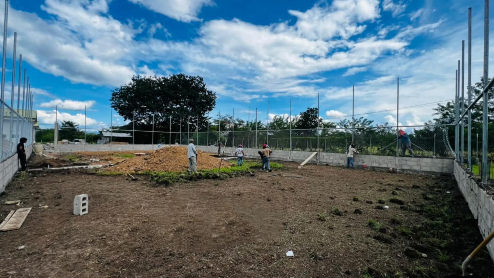 INFOP construye una nueva cancha en la Regional de Catacamas