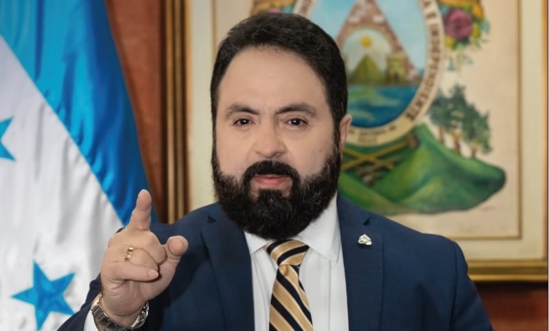 Redondo arremete contra candidatos afines a Trump y respalda a Rixi Moncada como la opción “que respeta a los migrantes”