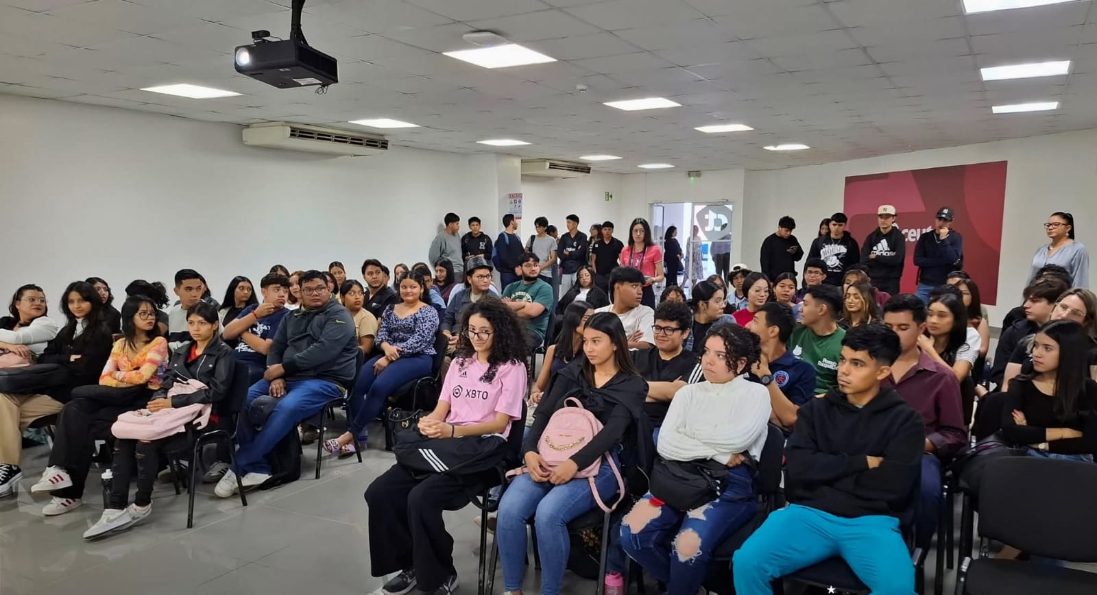 La Secretaría de Educación certifica su archivo ministerial